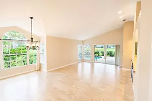 4096 Lyndhurst Ct, Sarasota, FL 34235 - Photo 9