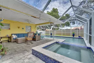 5209 36th Ave Cir W, Bradenton, FL 34209 - Photo 3