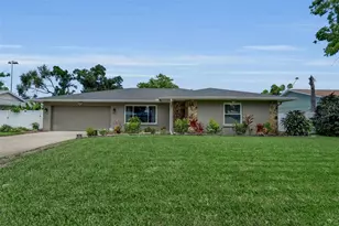 5210 36th Ave Cir W, Bradenton, FL 34209 - Photo 1