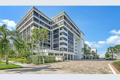 1100 Benjamin Franklin Drive #204, Sarasota, FL 34236 - Photo 5