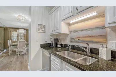 750 N Tamiami Trail #304, Sarasota, FL 34236 - Photo 7