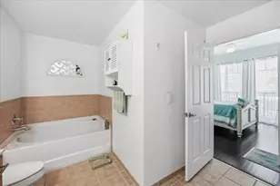 1064 N Tamiami Trl, Sarasota, FL 34236 - Photo 27