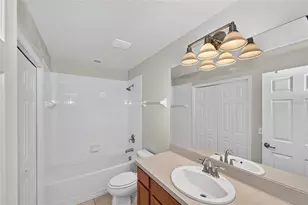 12928 Tigers Eye Dr, Venice, FL 34292 - Photo 15