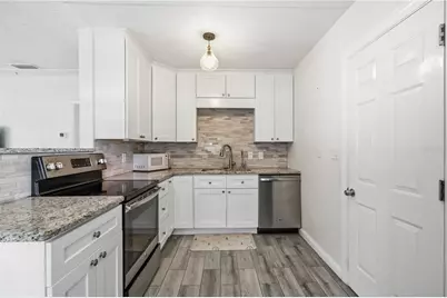 2924 Hillview Street, Sarasota, FL 34239 - Photo 9