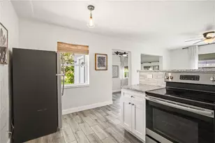 2924 Hillview St, Sarasota, FL 34239 - Photo 11