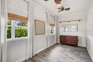 2924 Hillview St, Sarasota, FL 34239 - Photo 5