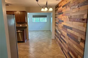 6024 48th Ave Dr E, Bradenton, FL 34203 - Photo 3