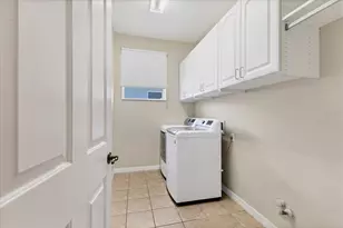 6539 37th St E, Sarasota, FL 34243 - Photo 25