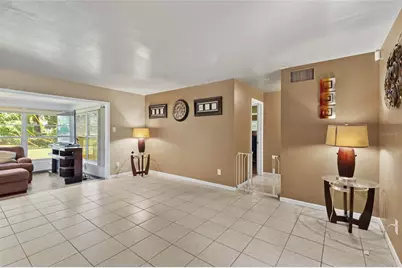 1225 63rd Avenue S, Saint Petersburg, FL 33705 - Photo 9