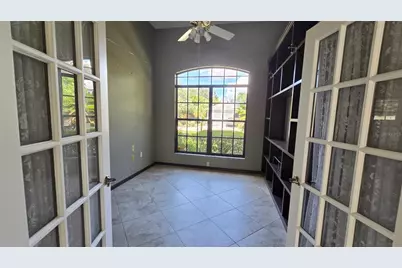 4080 Southern Manor Court, Sarasota, FL 34233 - Photo 13