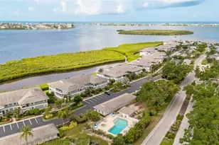 1249 Edgewater Cir, Bradenton, FL 34209 - Photo 5