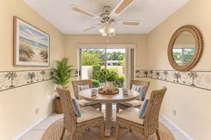 7008 W Country Club Dr N, Sarasota, FL 34243 - Photo 19