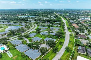 7008 W Country Club Dr N, Sarasota, FL 34243 - Photo 5