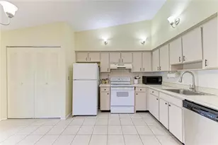 3403 36th St W, Bradenton, FL 34205 - Photo 9