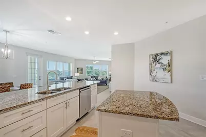 7930 34th Avenue W #102, Bradenton, FL 34209 - Photo 5