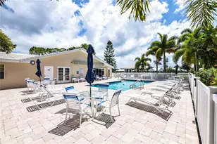 827 Harrington Lake Ln, Venice, FL 34293 - Photo 35