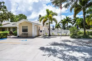 827 Harrington Lake Ln, Venice, FL 34293 - Photo 33