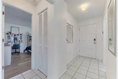 952 N Beneva Road #V-23, Sarasota, FL 34232 - Photo 7