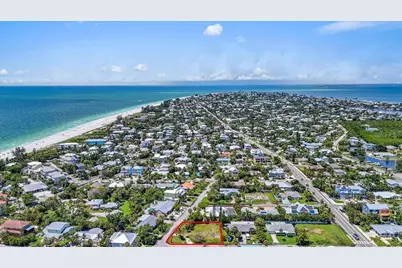 302 73rd Street, Holmes Beach, FL 34217 - Photo 11