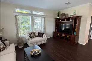 5274 E Camelot Dr, Sarasota, FL 34233 - Photo 9