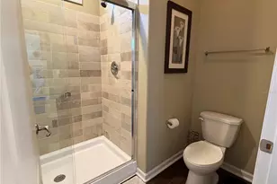 5274 E Camelot Dr, Sarasota, FL 34233 - Photo 25