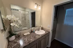 5274 E Camelot Dr, Sarasota, FL 34233 - Photo 29