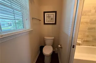 5274 E Camelot Dr, Sarasota, FL 34233 - Photo 31