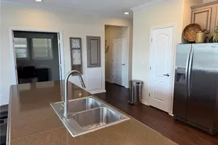 5274 E Camelot Dr, Sarasota, FL 34233 - Photo 17
