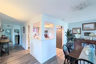 3286 Brunswick Ln, Sarasota, FL 34239 - Photo 9