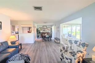 3286 Brunswick Ln, Sarasota, FL 34239 - Photo 5
