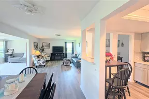 3286 Brunswick Ln, Sarasota, FL 34239 - Photo 7