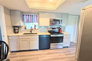 3286 Brunswick Ln, Sarasota, FL 34239 - Photo 11