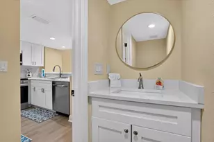 1007 Gulf Dr N, Bradenton Beach, FL 34217 - Photo 17