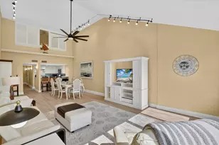 1007 Gulf Dr N, Bradenton Beach, FL 34217 - Photo 7