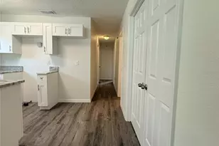1013 6th St E, Bradenton, FL 34208 - Photo 5