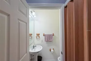 7669 Plantation Cir, University Park, FL 34201 - Photo 5