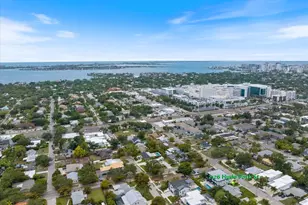 2126 Hyde Park St, Sarasota, FL 34239 - Photo 9