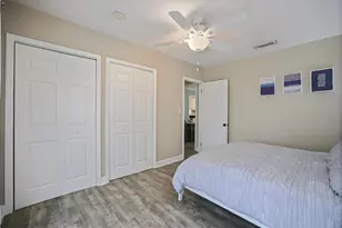 2126 Hyde Park St, Sarasota, FL 34239 - Photo 25