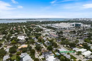2126 Hyde Park St, Sarasota, FL 34239 - Photo 11