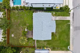 2126 Hyde Park St, Sarasota, FL 34239 - Photo 5