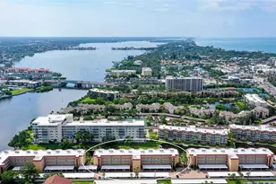 1300 N Portofino Dr, Sarasota, FL 34242 - Photo 23