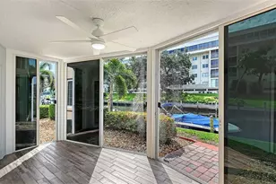 1300 N Portofino Dr, Sarasota, FL 34242 - Photo 21