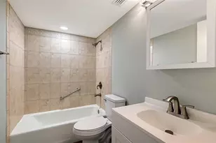 1300 N Portofino Dr, Sarasota, FL 34242 - Photo 19