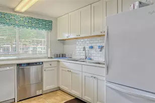 1300 N Portofino Dr, Sarasota, FL 34242 - Photo 49
