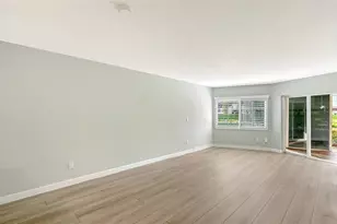 1300 N Portofino Dr, Sarasota, FL 34242 - Photo 7