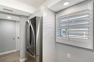 1300 N Portofino Dr, Sarasota, FL 34242 - Photo 13