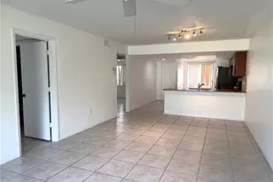 7750 Eagle Creek Dr, Sarasota, FL 34243 - Photo 3