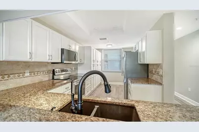 8735 Olde Hickory Avenue #8105, Sarasota, FL 34238 - Photo 9