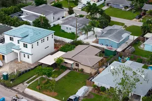 2350 Loma Linda St, Sarasota, FL 34239 - Photo 3