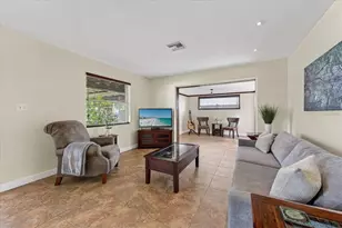 2350 Loma Linda St, Sarasota, FL 34239 - Photo 11